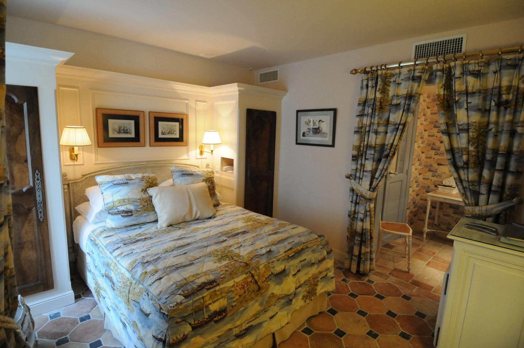 Hotel De Toiras سان مارتن دو ر المظهر الخارجي الصورة